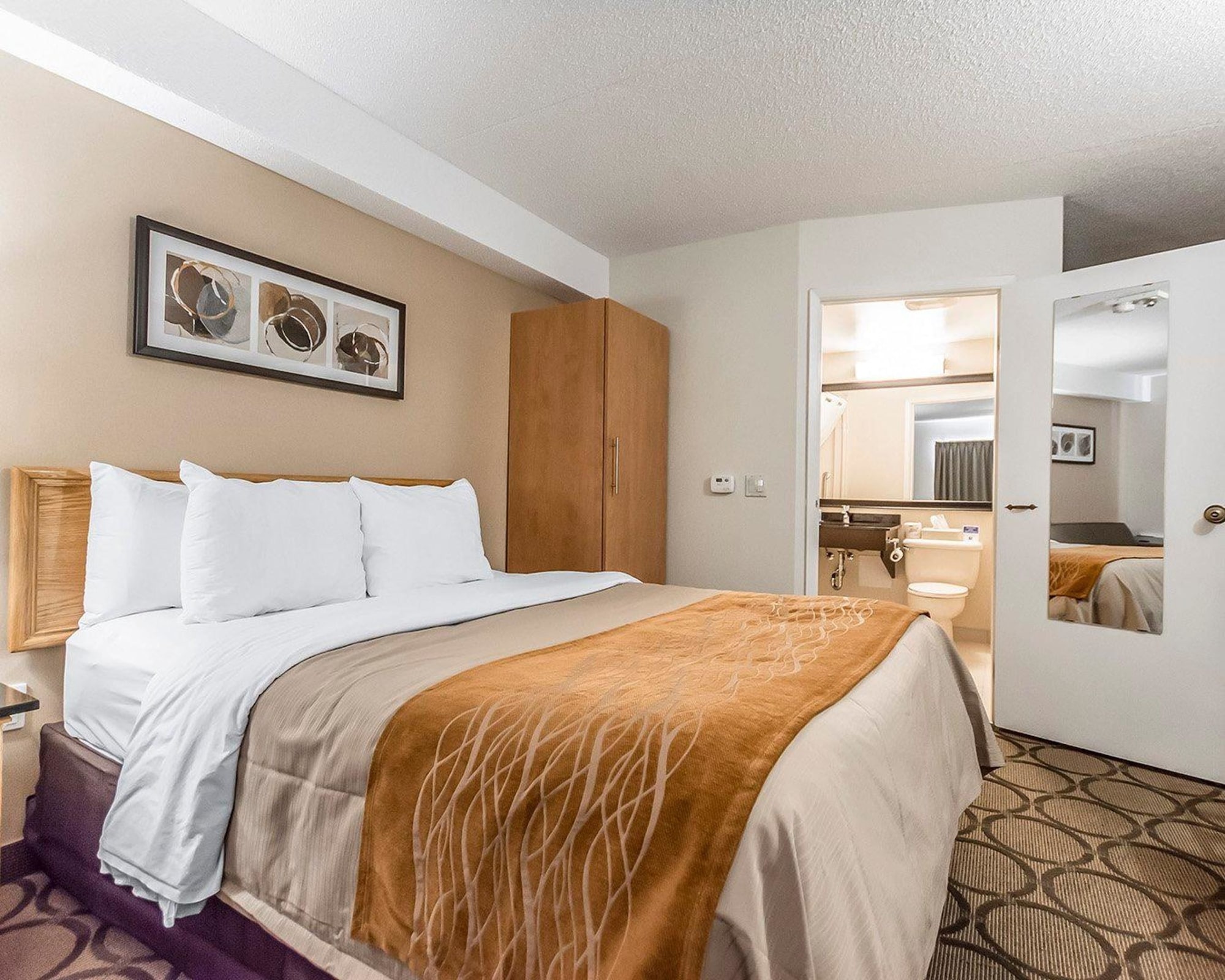 Standard, Queen Bed