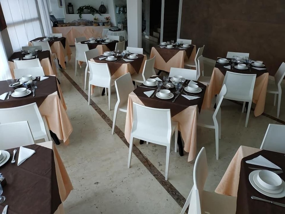 restaurant-cafeteria