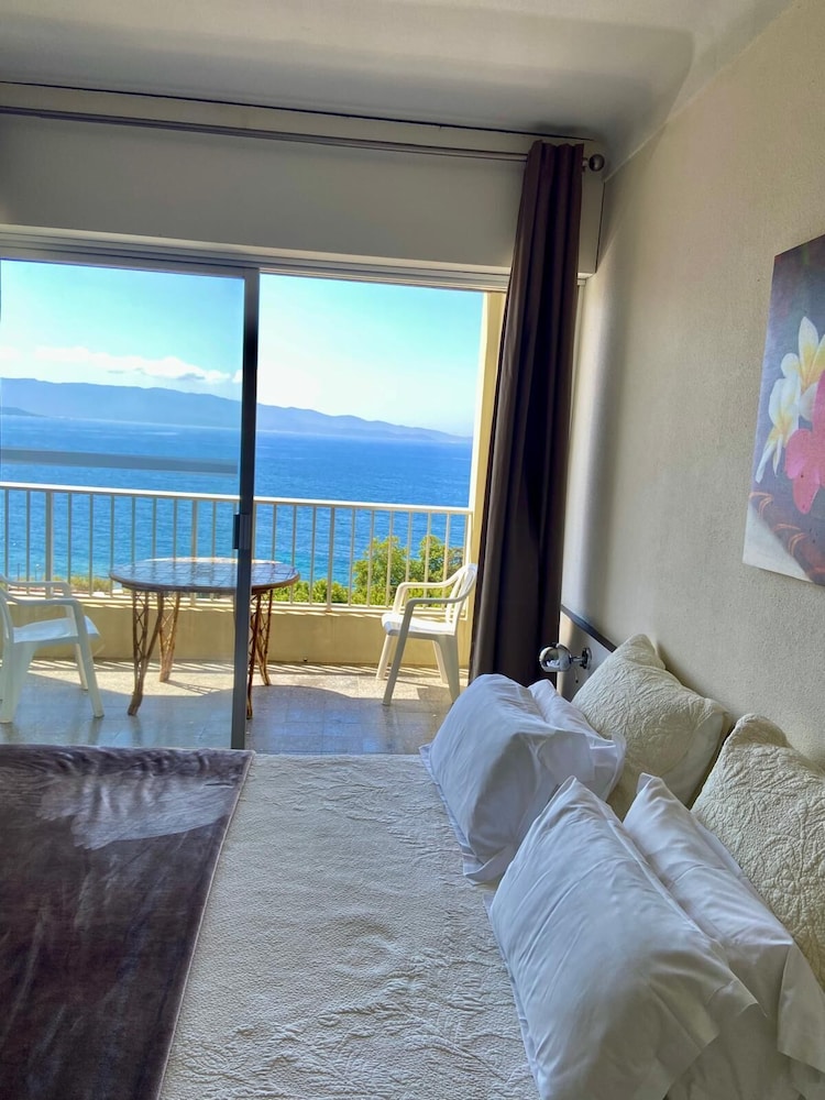 Sun Beach Hotel 7/50