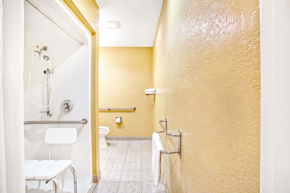 Microtel Inn Suites By Wyndham Newport News Airport 11/26