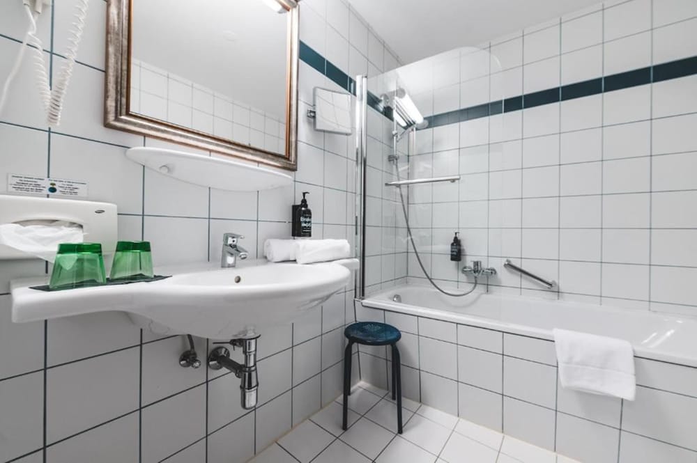 جناح بسرير كينج بإطلالة على المدينة مع أريكة، Cella Central Historic Boutique Hotel 10/10