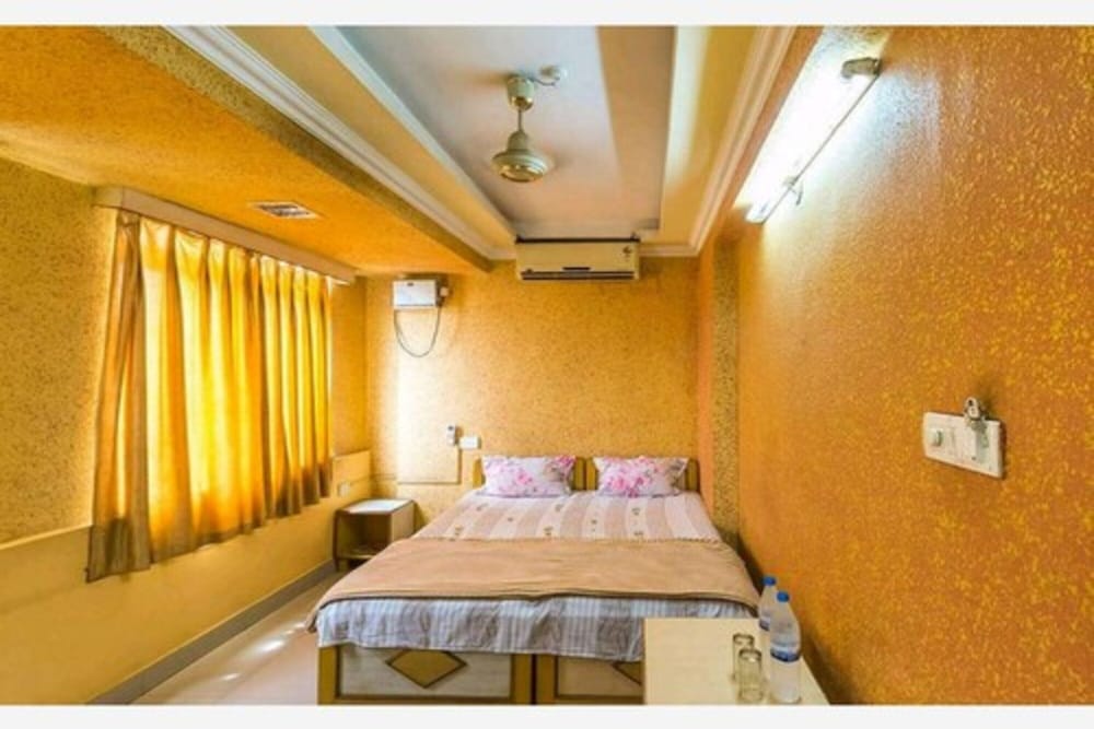 Hotel Rajdhani Plaza 19/43