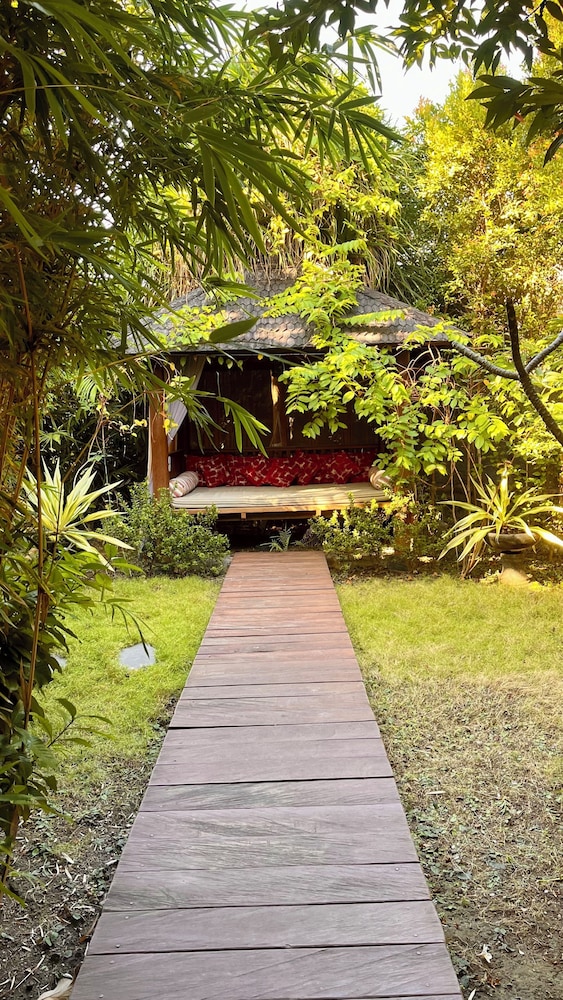Villa Kampung Kecil 69/78