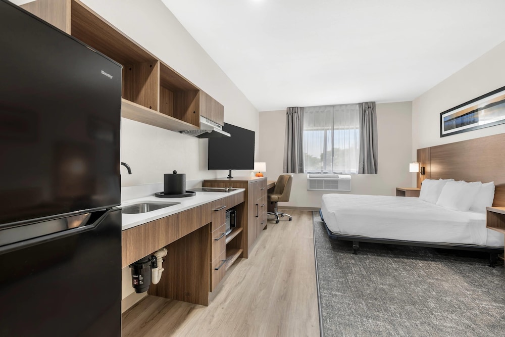 Upgrade, Efficiency, King Bed, Sofa, Accessible