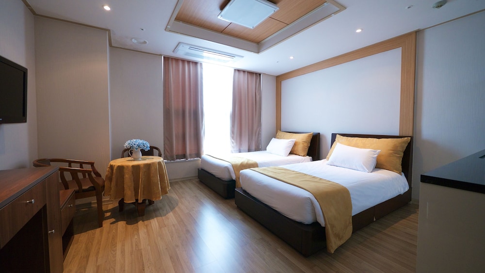 The Hotel Yeong Jong 19/50
