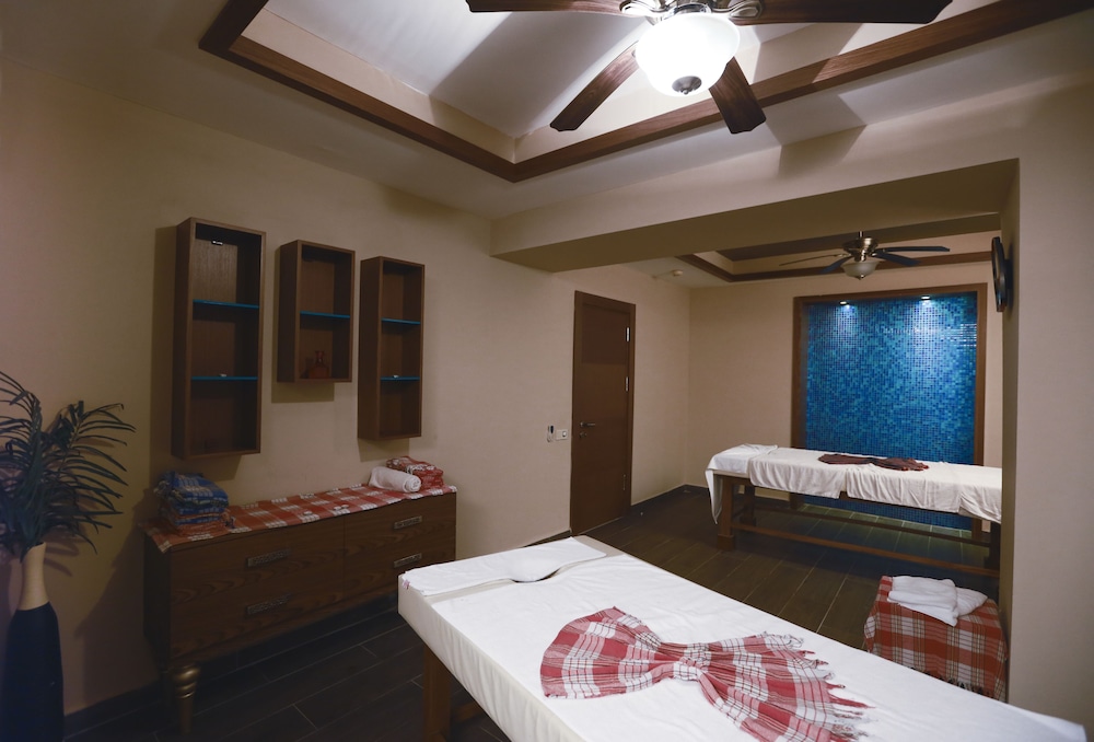 Insula Resort & Spa 17/35