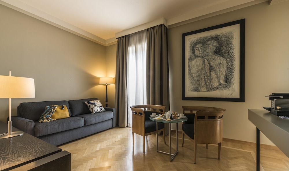 Fortyseven Boutique Hotel 53/63