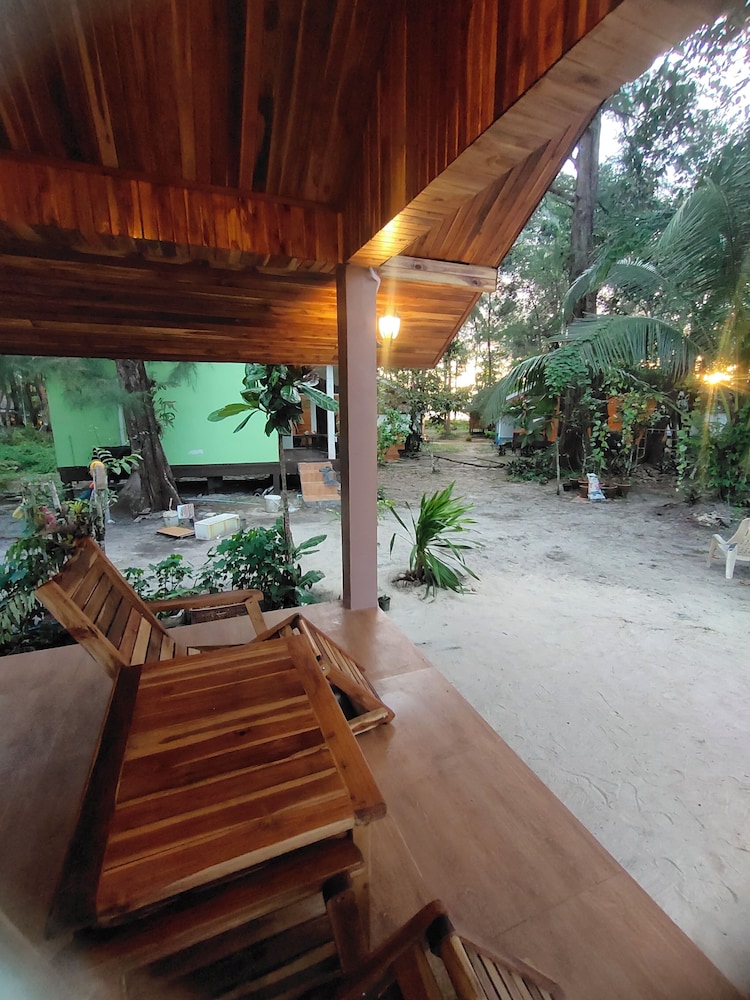 Phayam Coconut Beach Resort 26/50