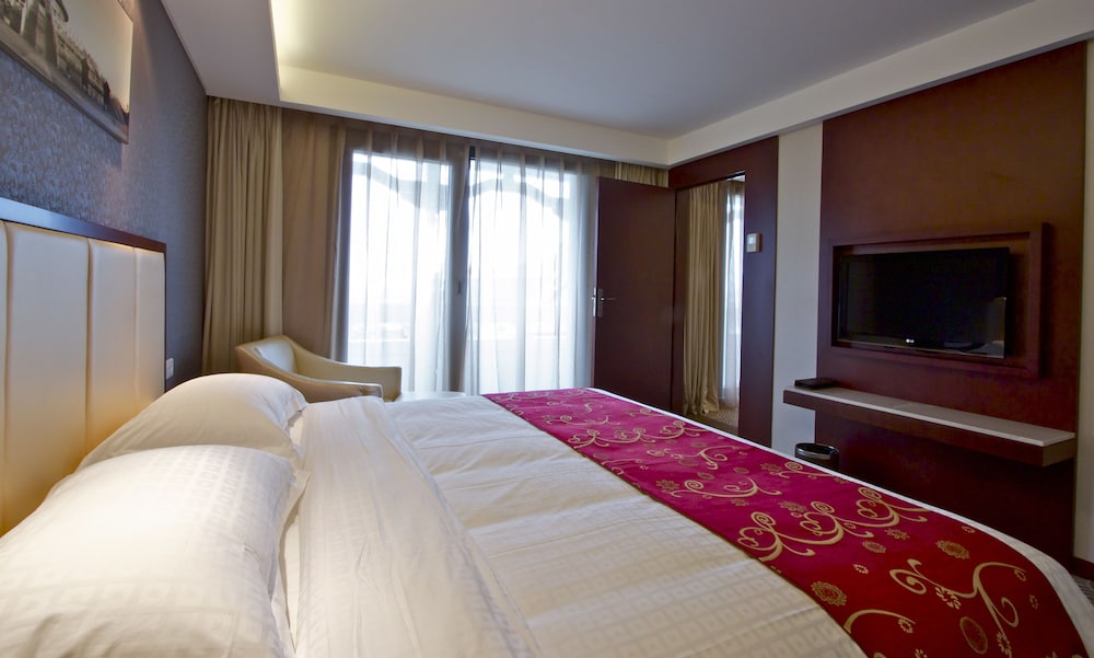 HUATIAN CHINAGORA HOTEL 11/63