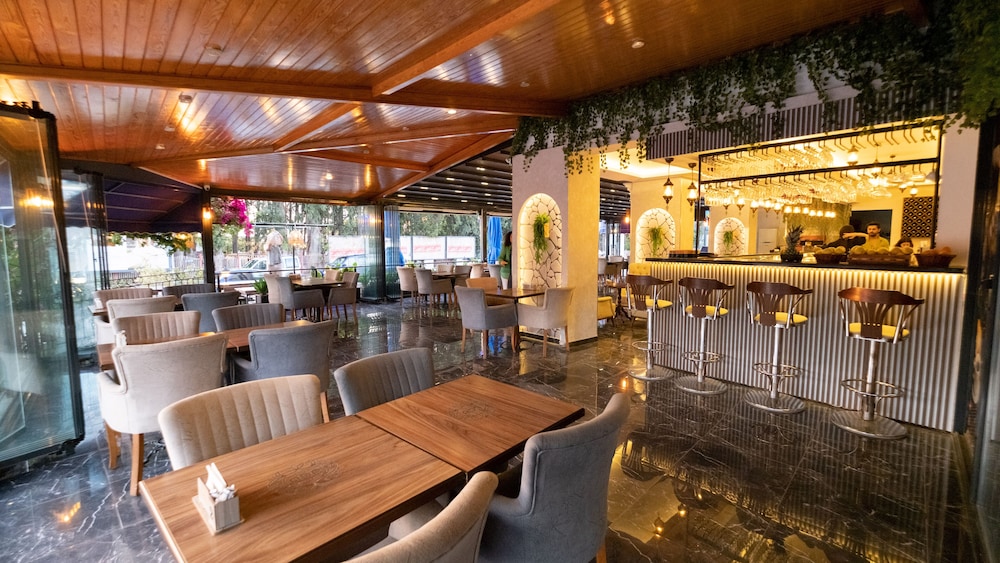 Elada Luxury Otel 40/50