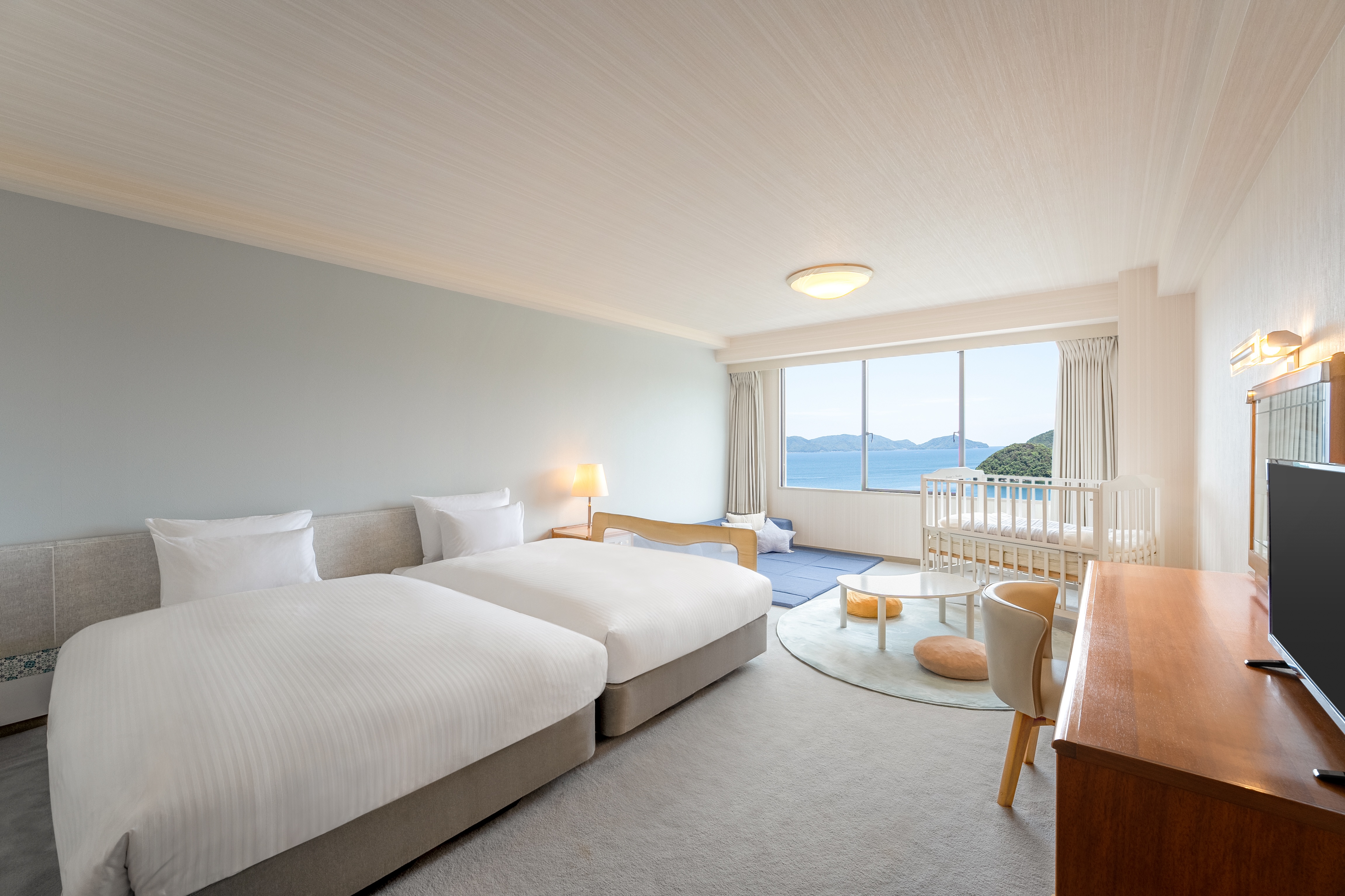 Classic, Family, Twin Beds, Ocean or Sea View