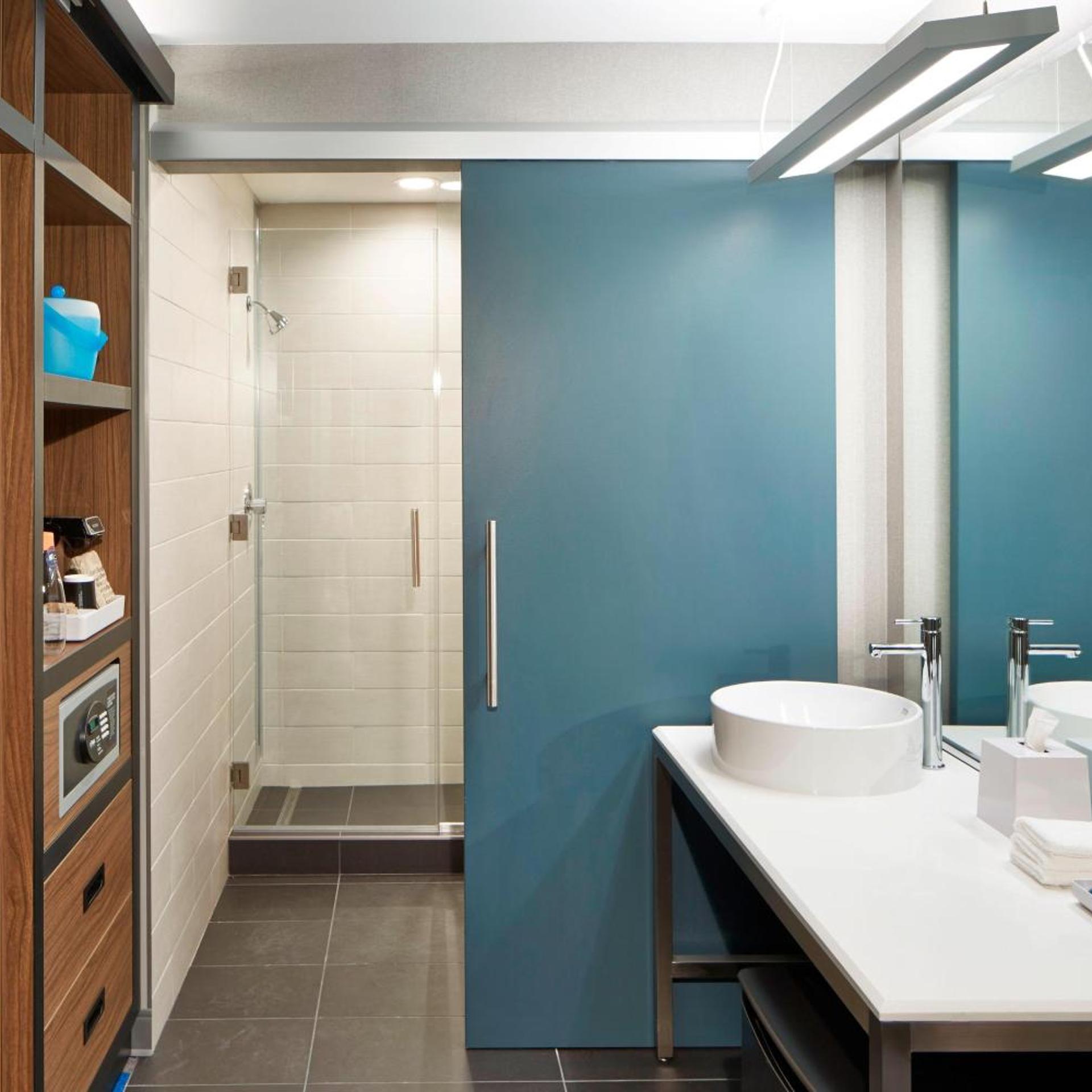 Aloft, Guest Room, 2 Queen Beds، ALOFT SEATTLE REDMOND 6/10