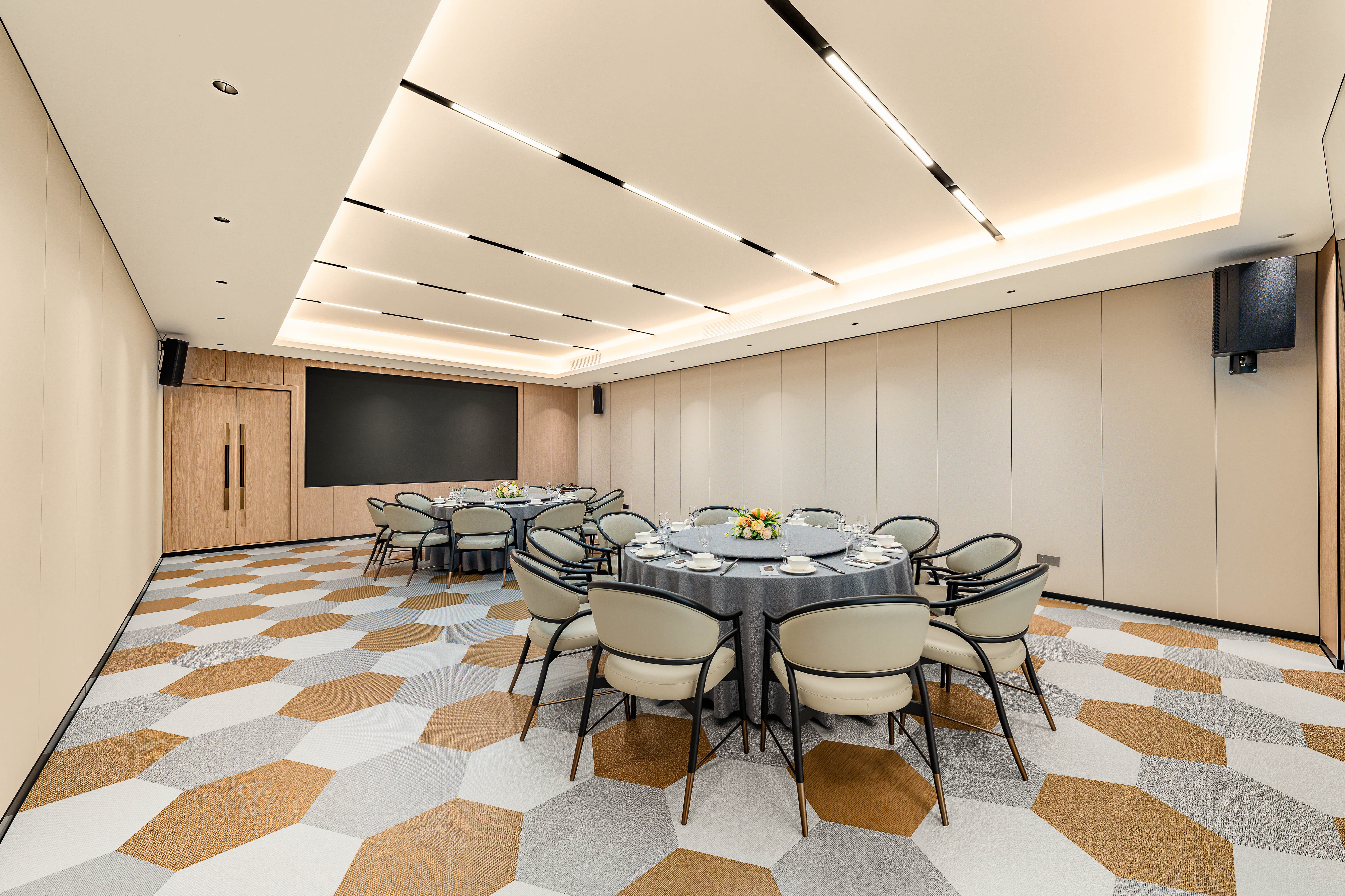 Holiday Inn Express Shanghai Hongqiao NECC 44/50