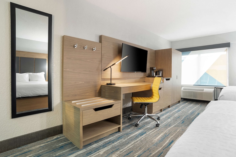 Best Western Plus Mobile Inn and Suites 17/24