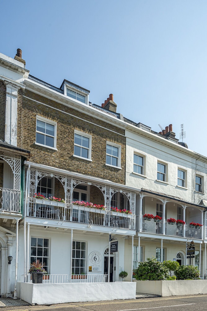 Hamiltons Boutique Accommodation 2/50