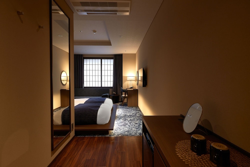 Minn Kanazawa 27/50