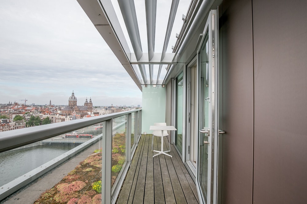 Doubletree By Hilton Amsterdam Centraal Station 34/88