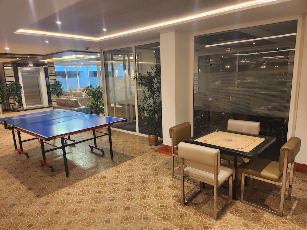 White Castle Corporate Residences 42/50