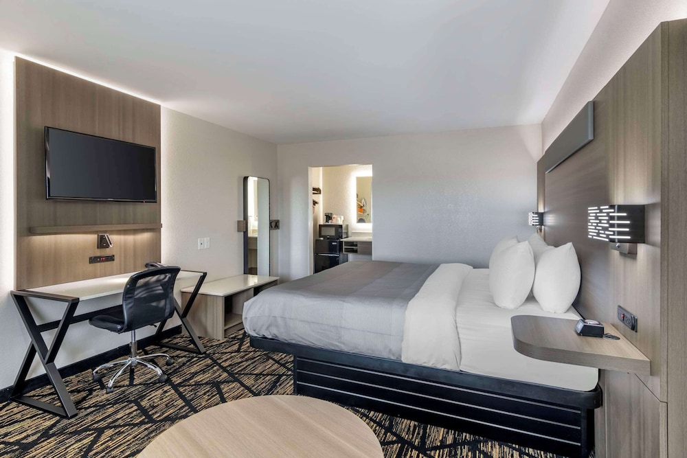 Quality Inn & Suites Athens University Area 25/57