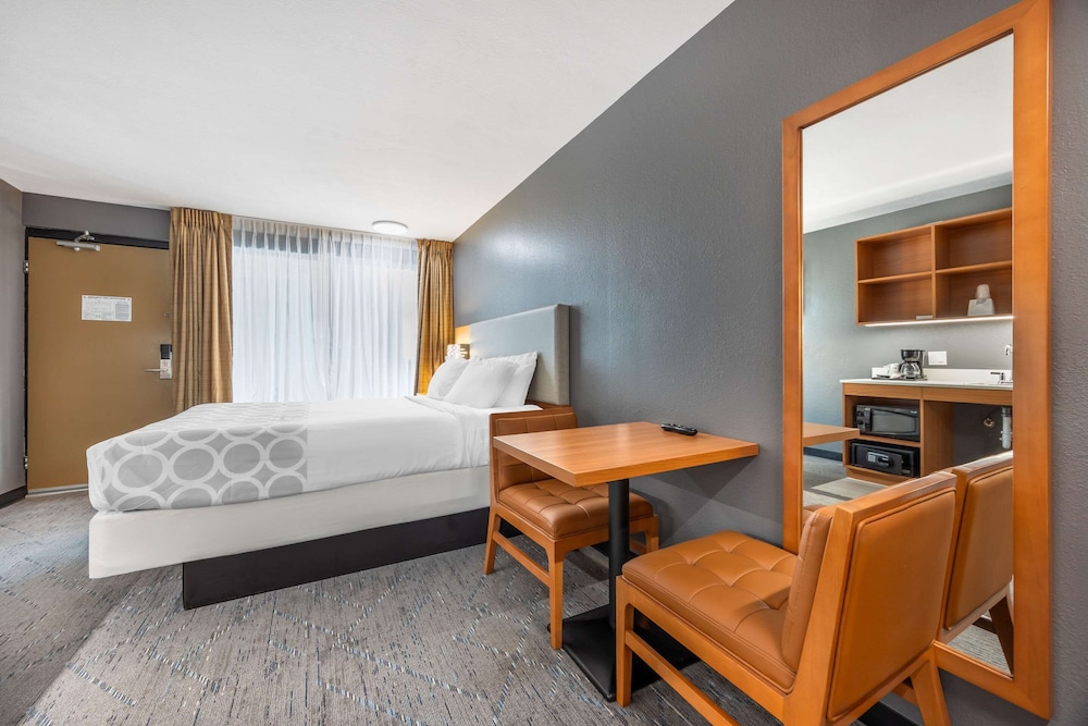 غرفة بسرير كوين لذوي الإعاقة، Suburban Studios Branson On The Strip 3/9