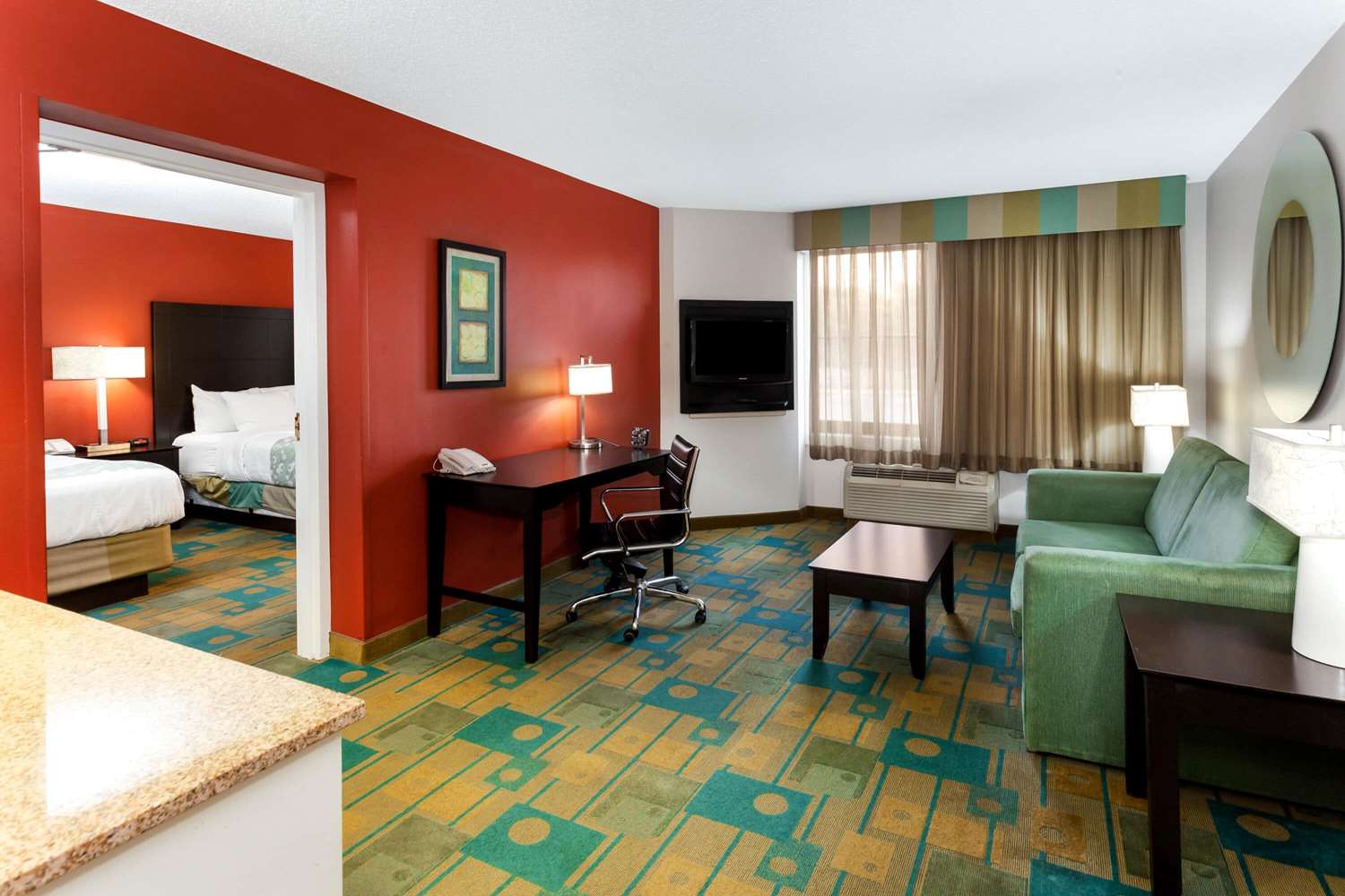 La Quinta Inn Suites Milwaukee Glendale Bayshore 22/37
