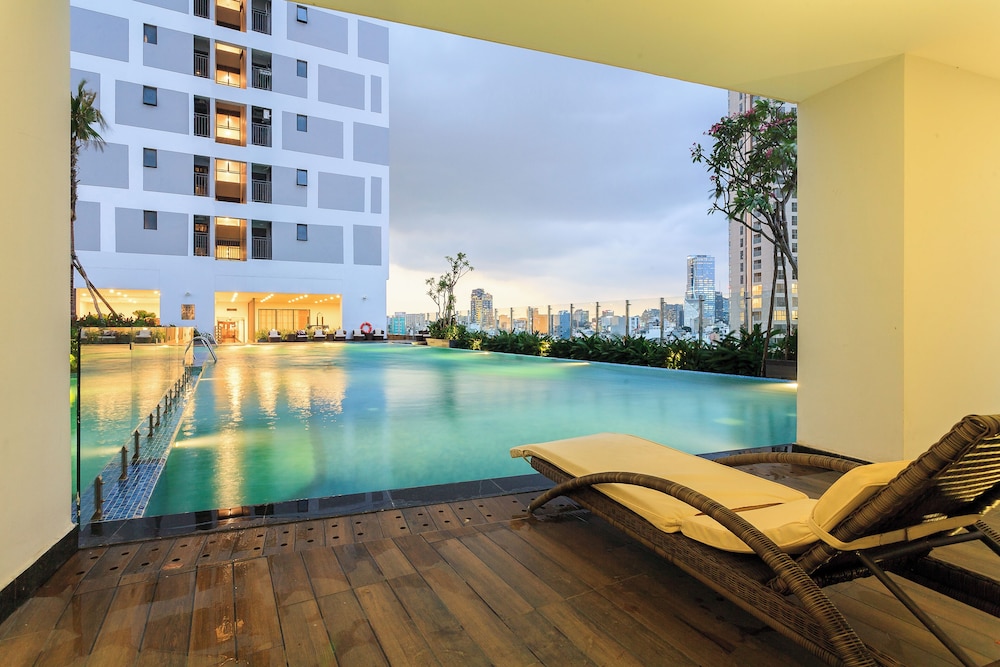 Spacious Saigon 43/50