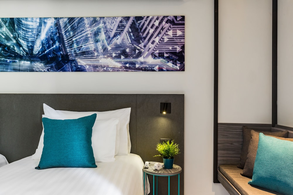 Cross Vibe Bangkok Sukhumvit 33/71