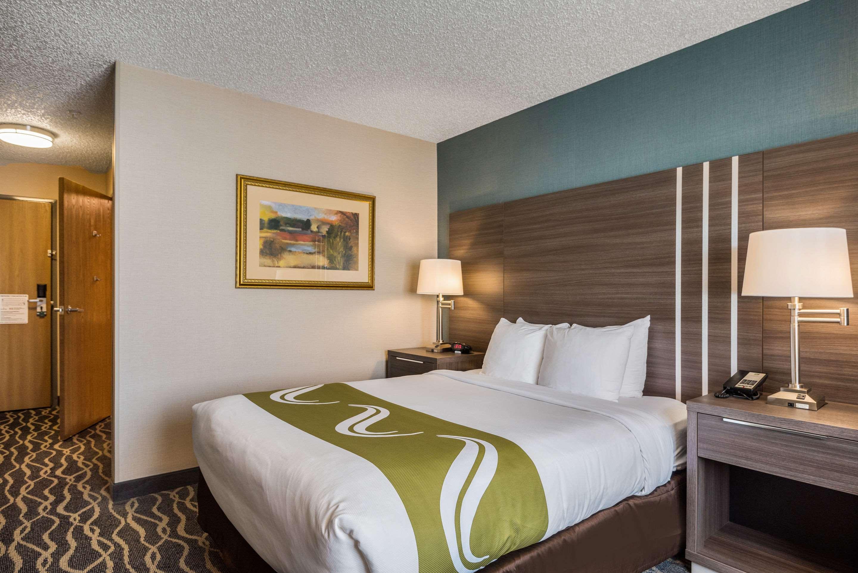Room, Queen Bed