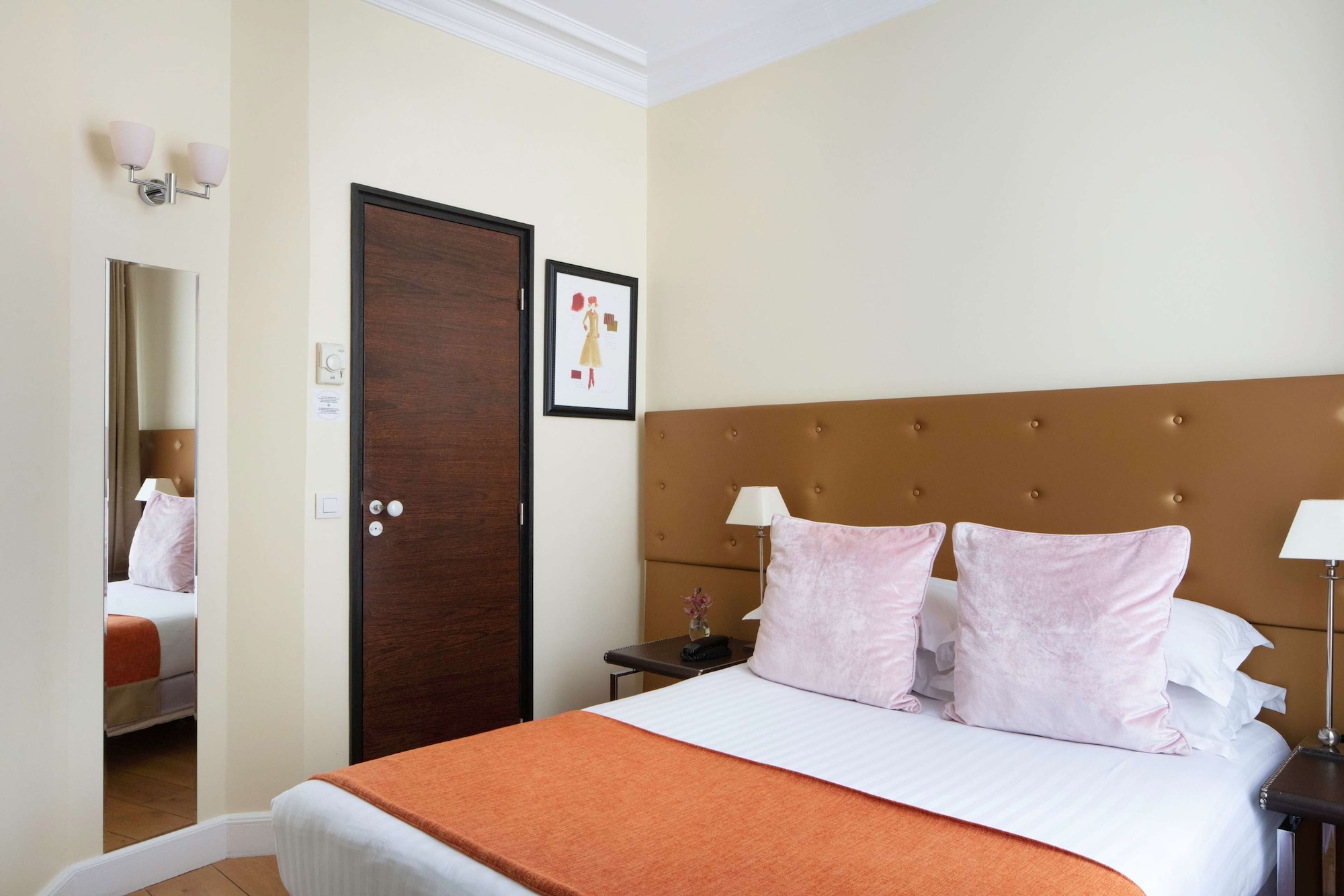 ROOM, SINGLE