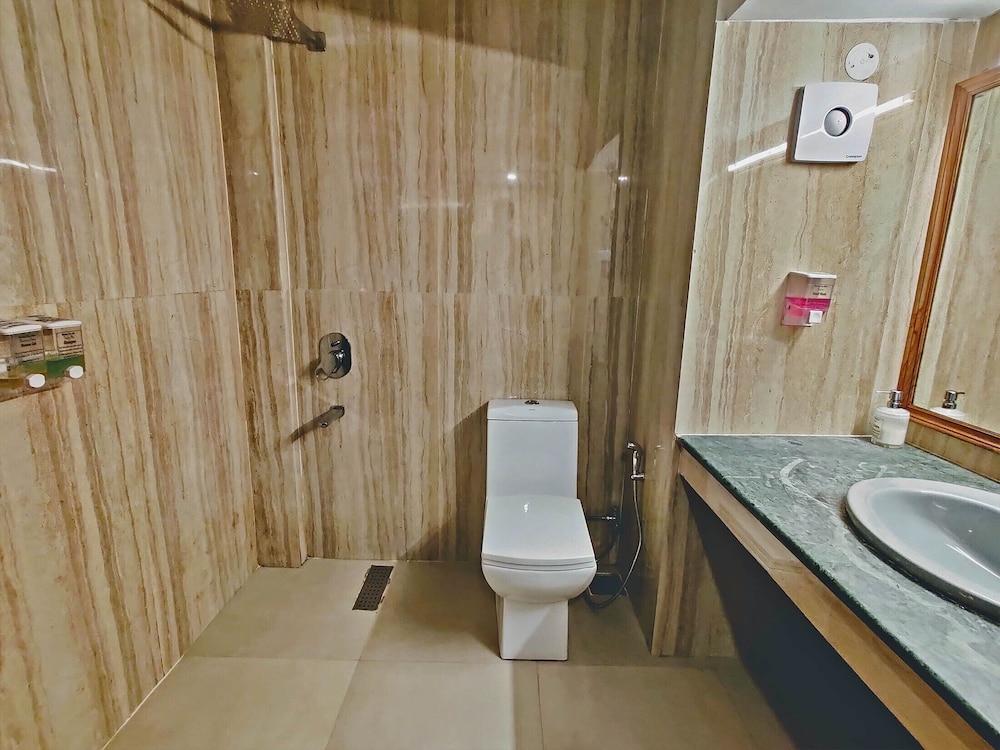 Whistling Pines Resort 48/50