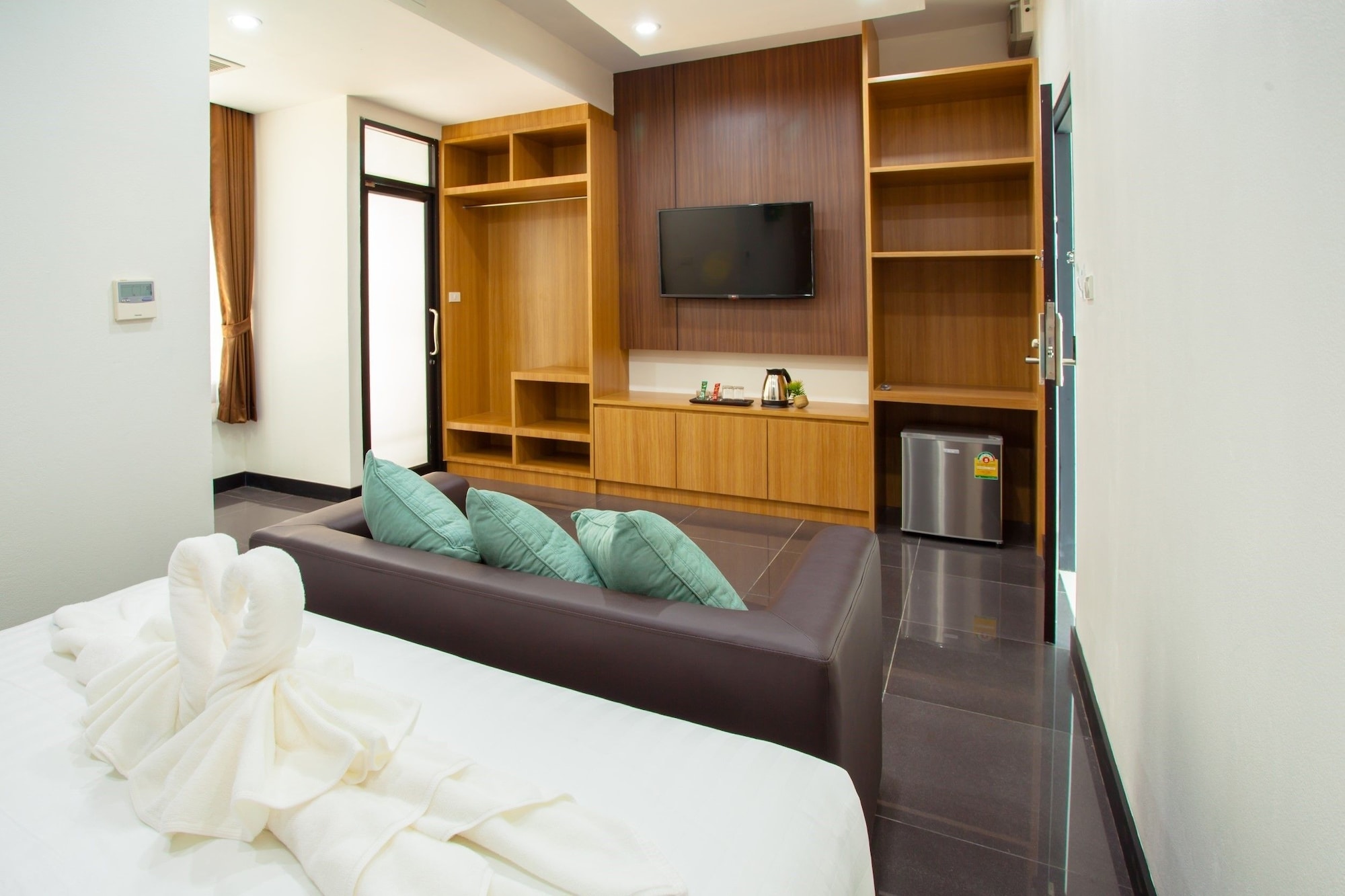 LANAI, DELUXE, DOUBLE BED