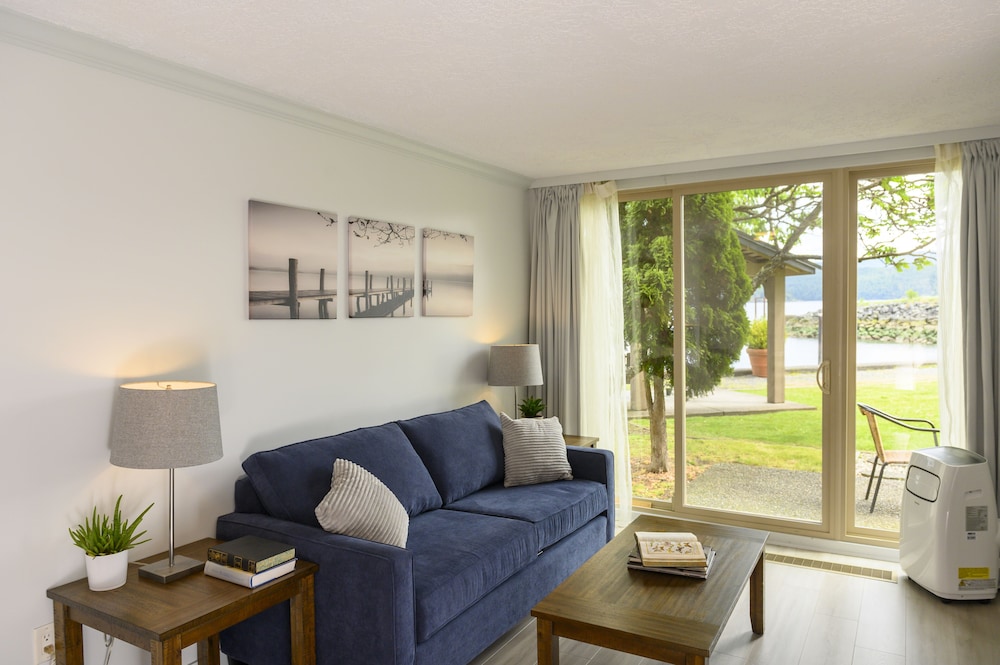 Oceanfront Suites At Cowichan Bay 35/63