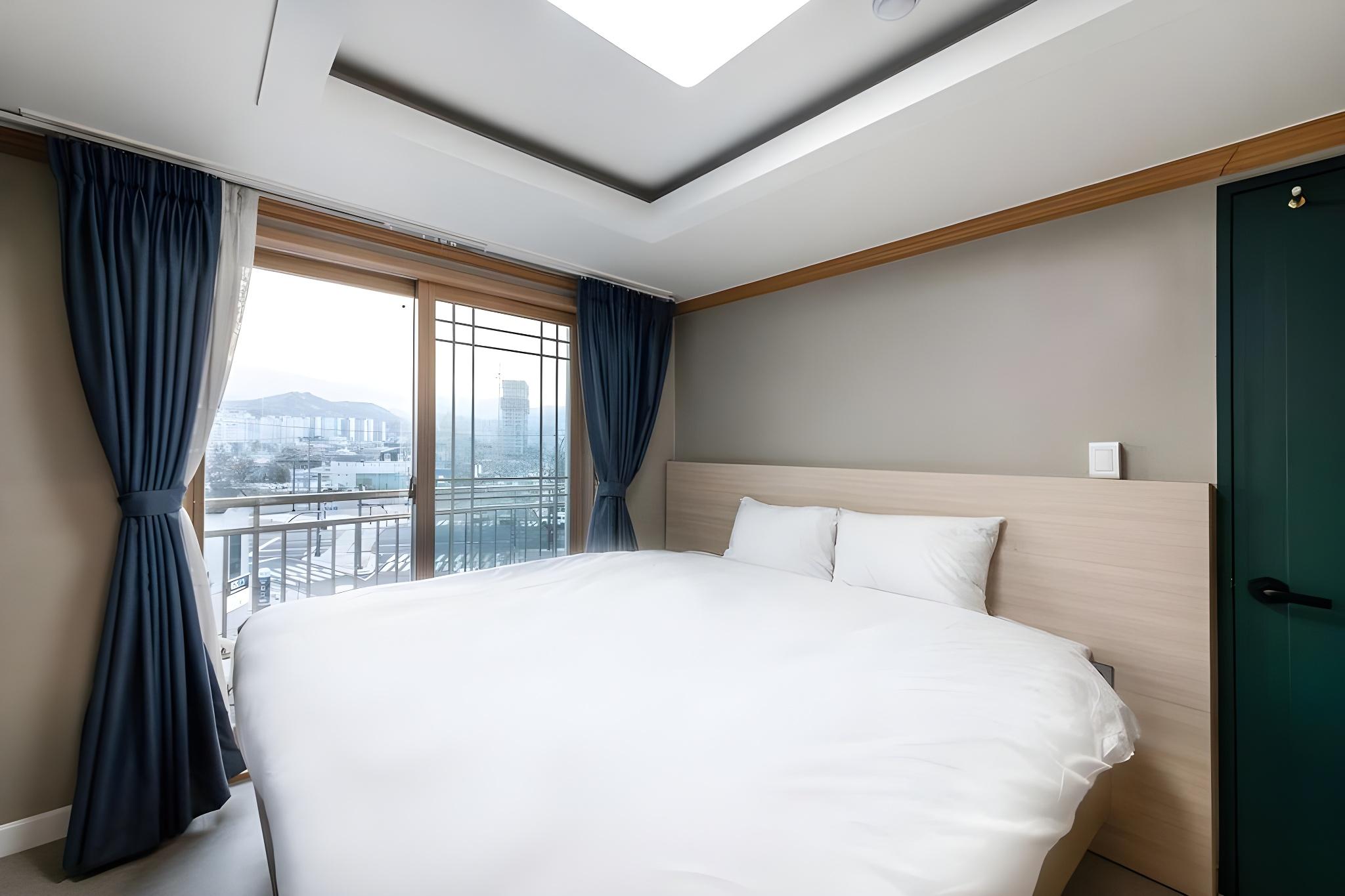 2 Rooms, Family, 2 Futon Beds, Mountain View
