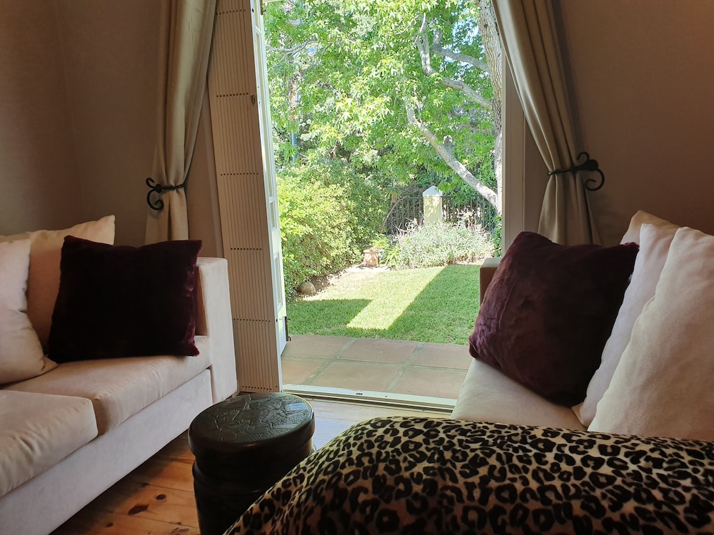 On Pinewood Guest House 15/47