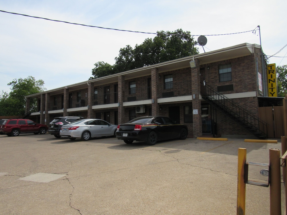 Trinity Suites Downtown Dallas 4/28