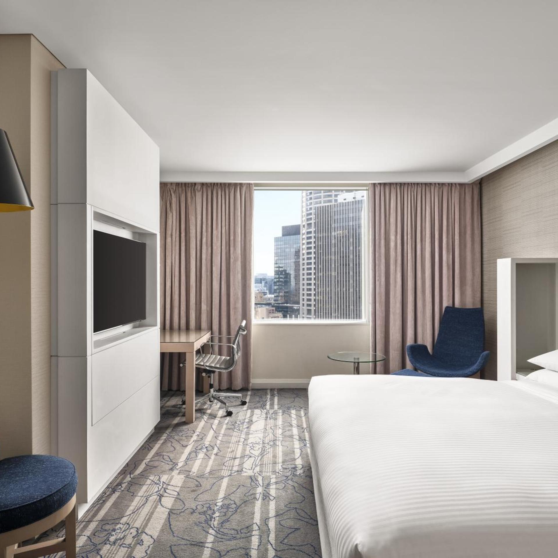 1 Bedroom, Suite, King Bed, City View, Club Lounge Access