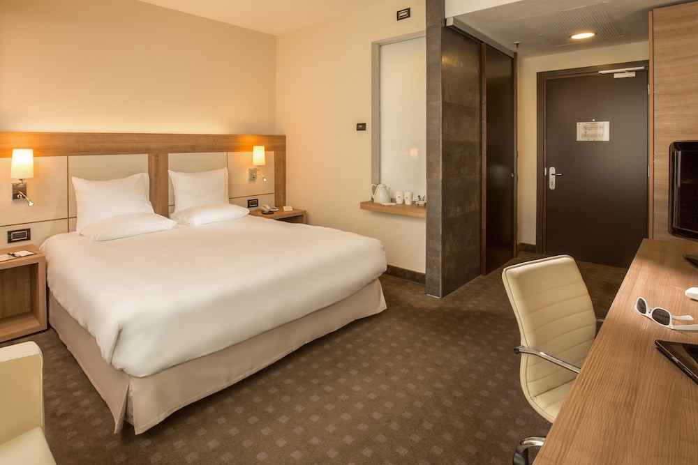 DOUBLETREE BY HILTON MILAN 11/83