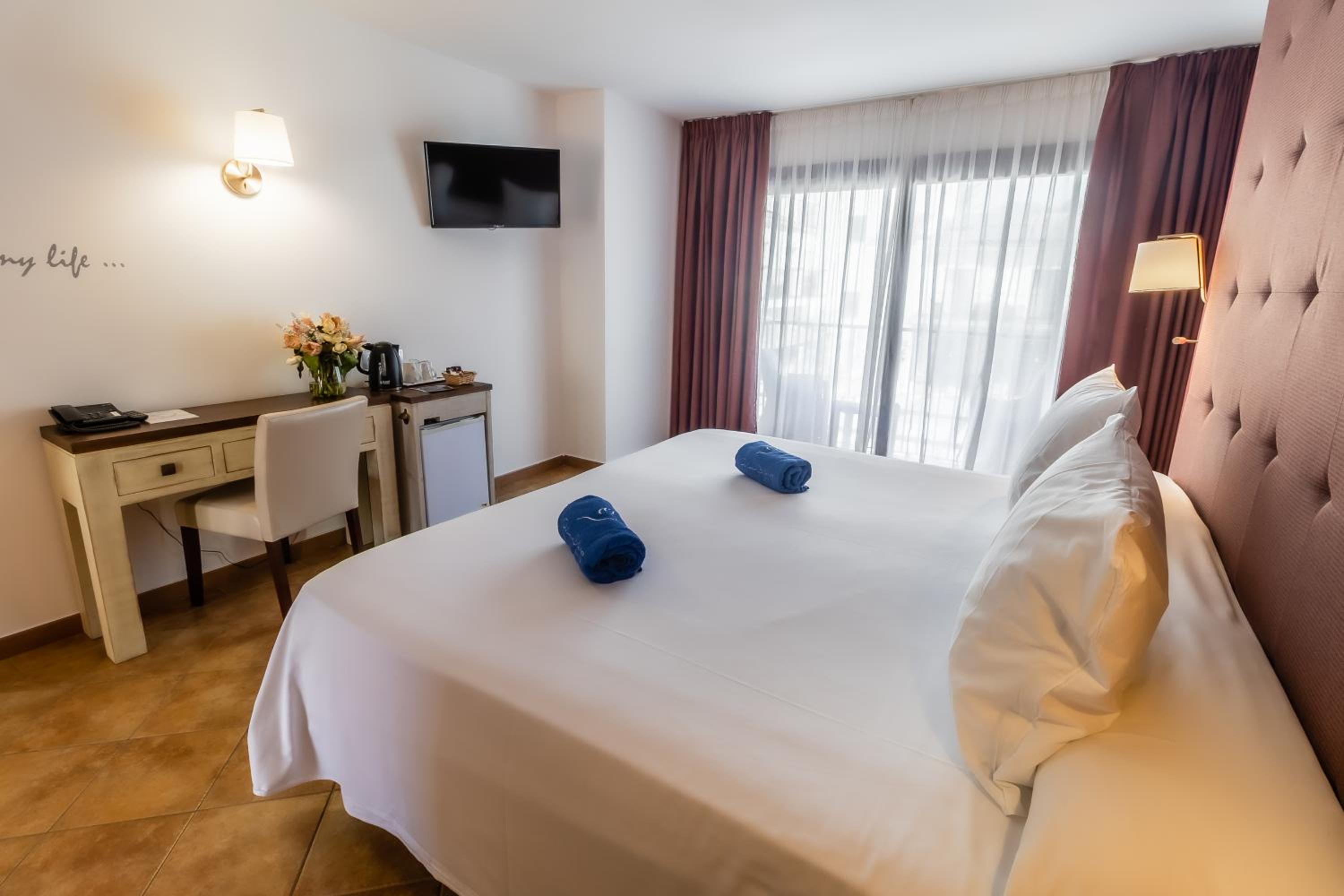غرفة سوبيريور بسرير كوين، Paloma Blanca Boutique Hotel 5/8