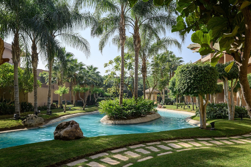 Dusit Thani Lakeview in CAIRO
