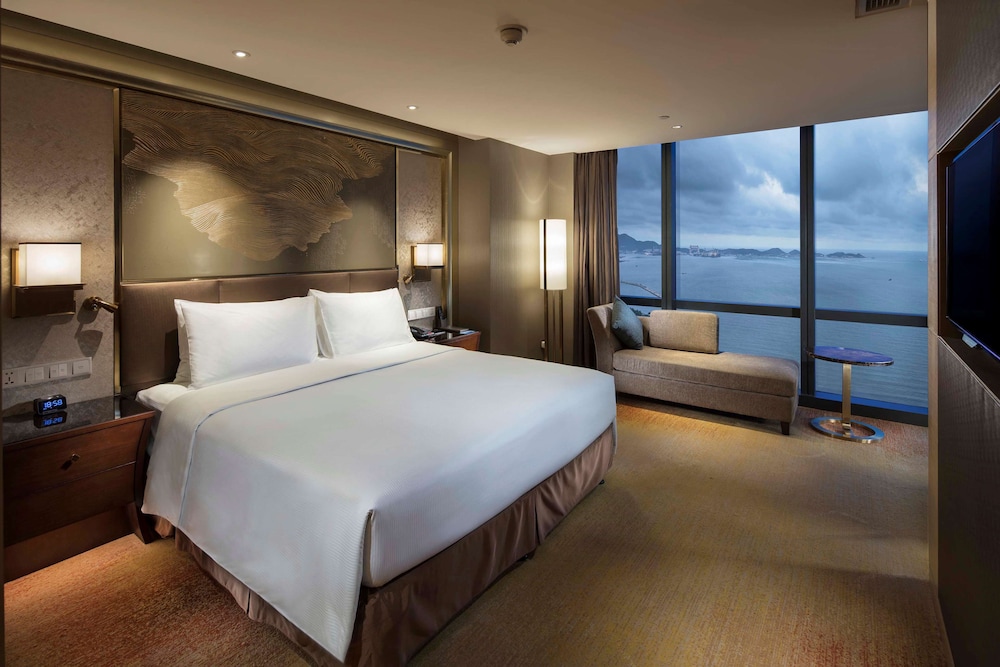 EXECUTIVE, KING BED, SEA VIEW