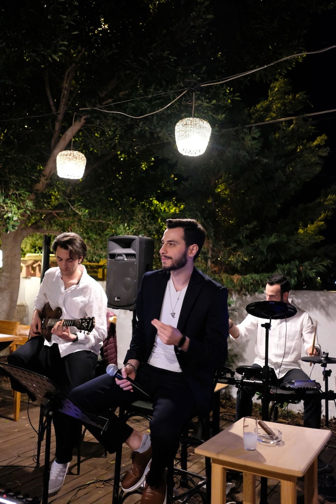 Ceneviz Hotel 28/43