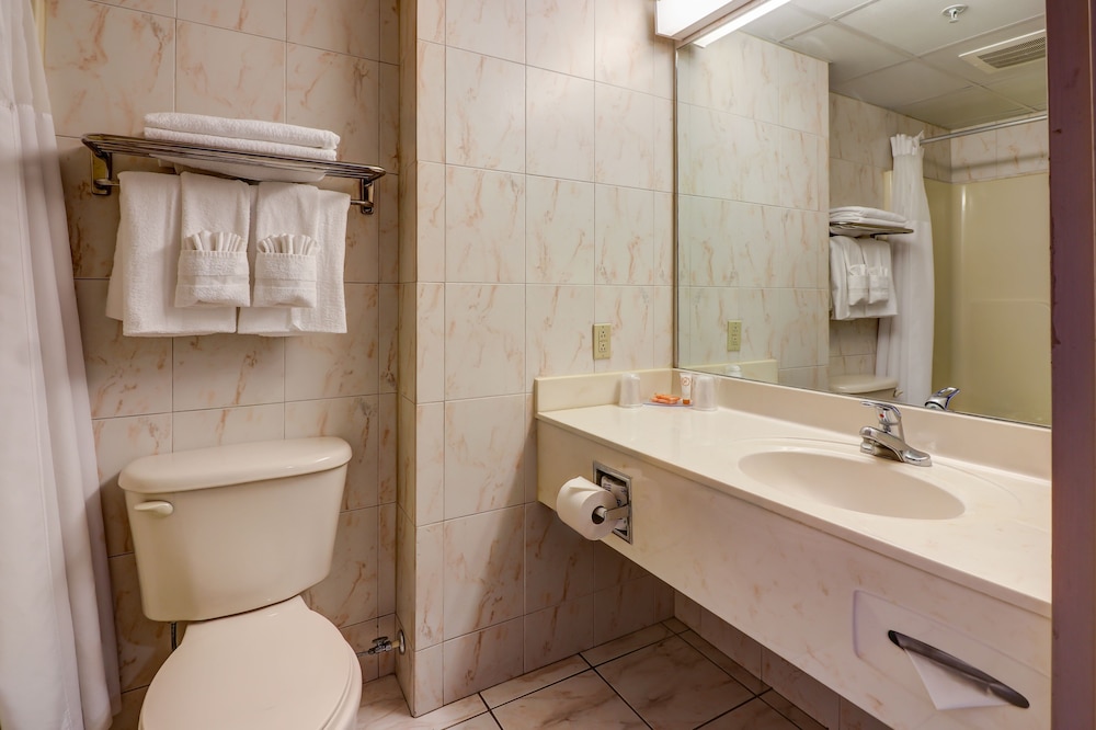 Ocean 1 Hotel and Suites 15/21