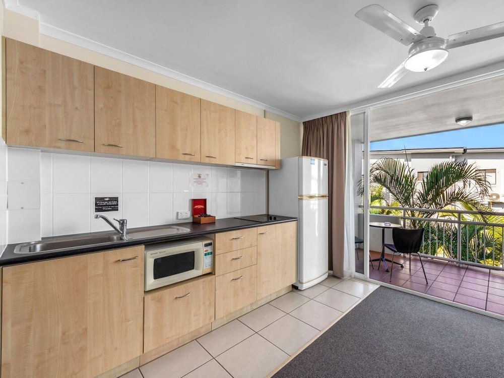 CLASSIC, STUDIO, KING BED, CITY VIEW
