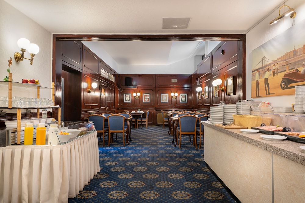 Hotel Leonet 50/71