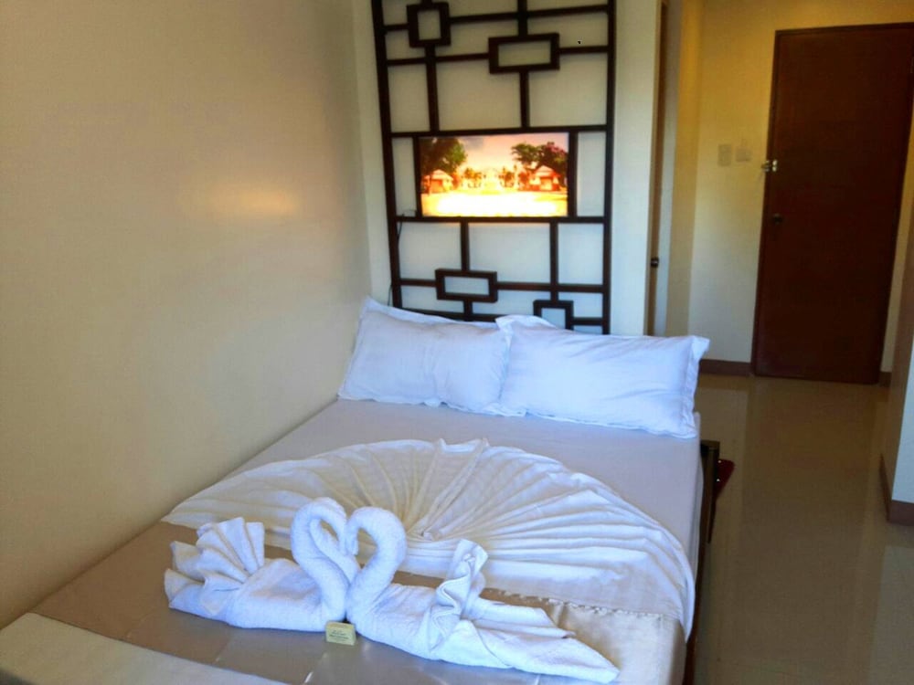 Bakasyunan Inn Laoag 5/16