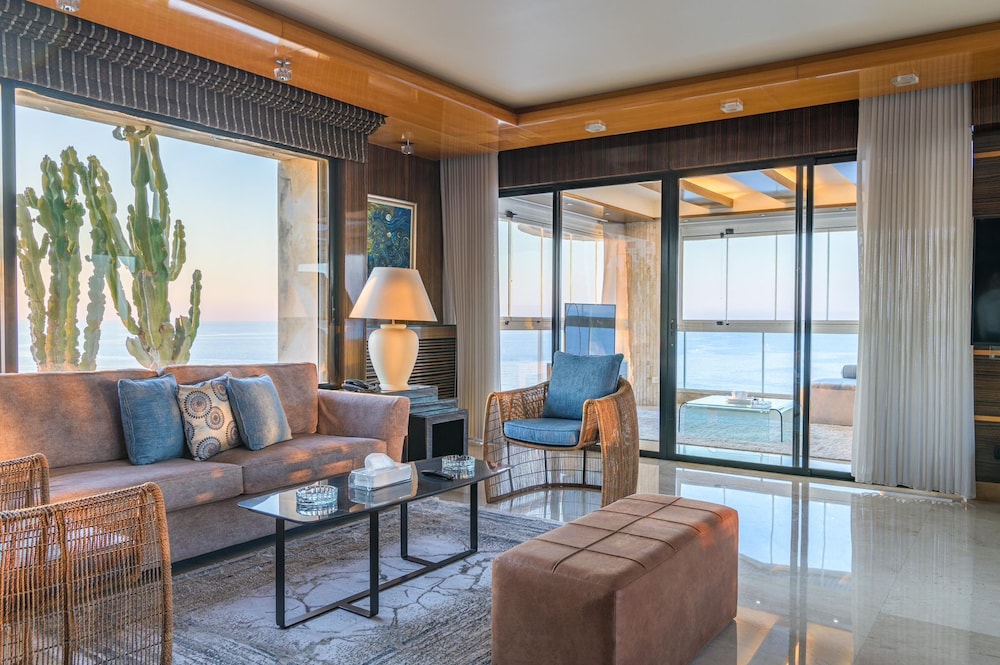 Lahoya Suites 21/50