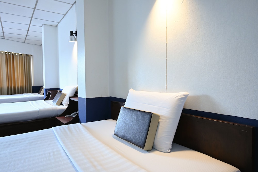 The Krungkasem Srikrung Hotel 16/65
