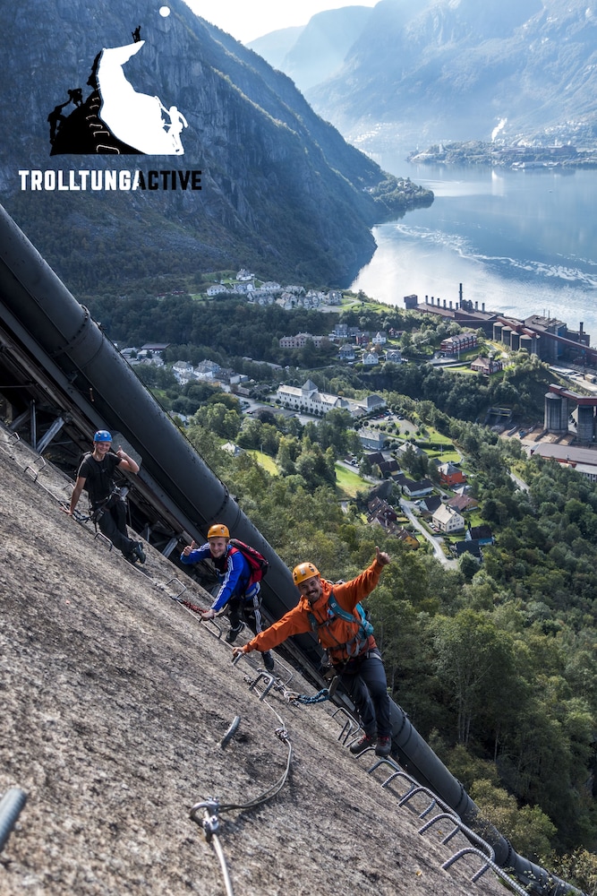 Trolltunga Hotel 36/43