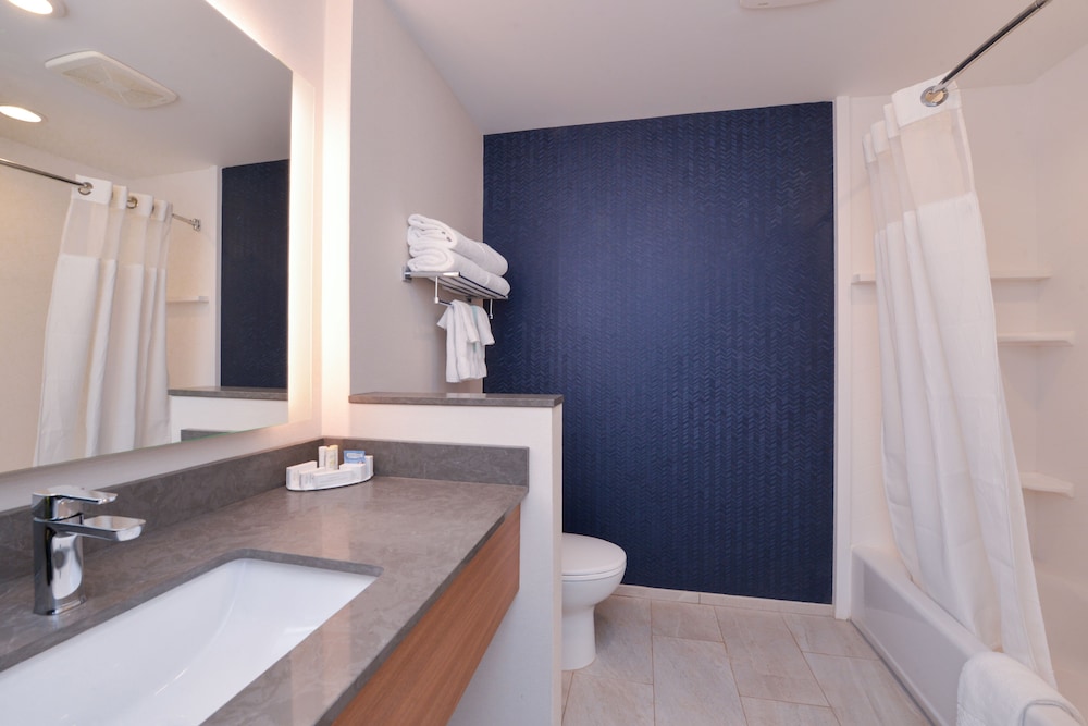 FAIRFIELD INN AND SUITES COLUMBUS GROVE CITY 36/49