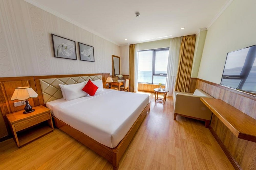 Serene Beach Hotel Danang 18/69